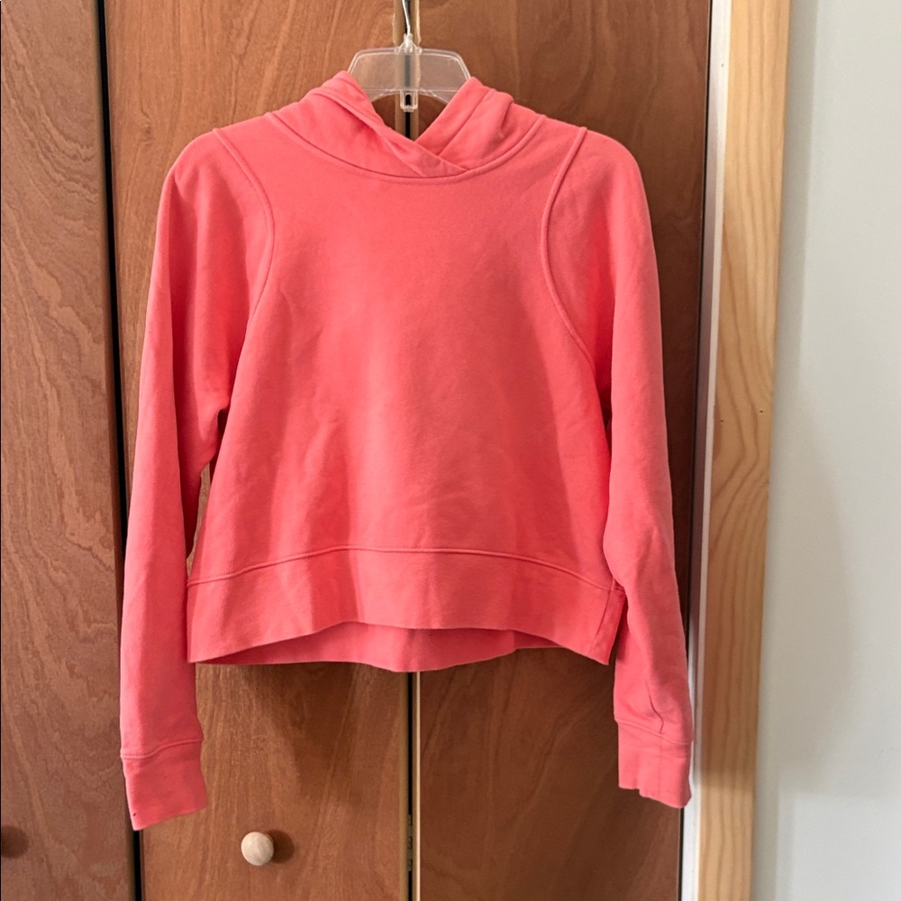 lululemon athletica Coral Pink Cropped Hoodie Very good preowned condition Sz 8